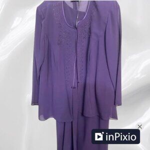 Elegant Purple Embroidered Suit Set (smoke free pet free home)
